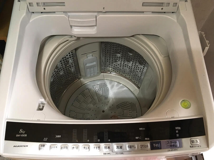 フタがあいている洗濯機